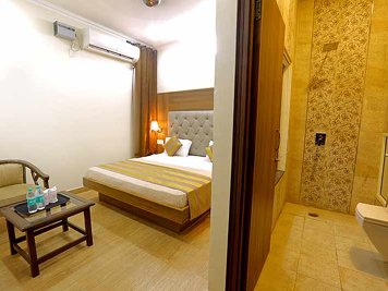 Shiva Shakti Yoga Luxury - Double Bed Shared Accomodation